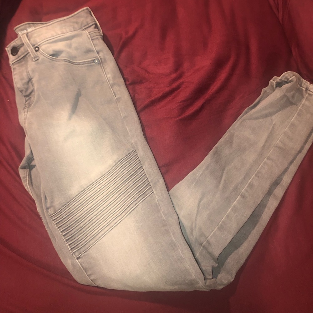 Light gray ribbed skinny jeans